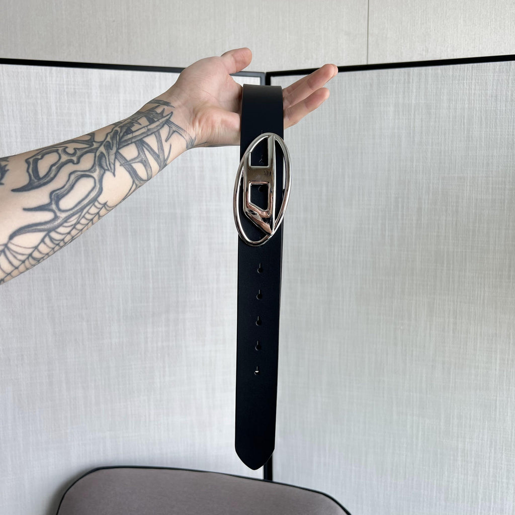 Otusi Irregular Metal Buckle Leather Belt