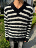 Otusi Loose V-neck Striped Sweater