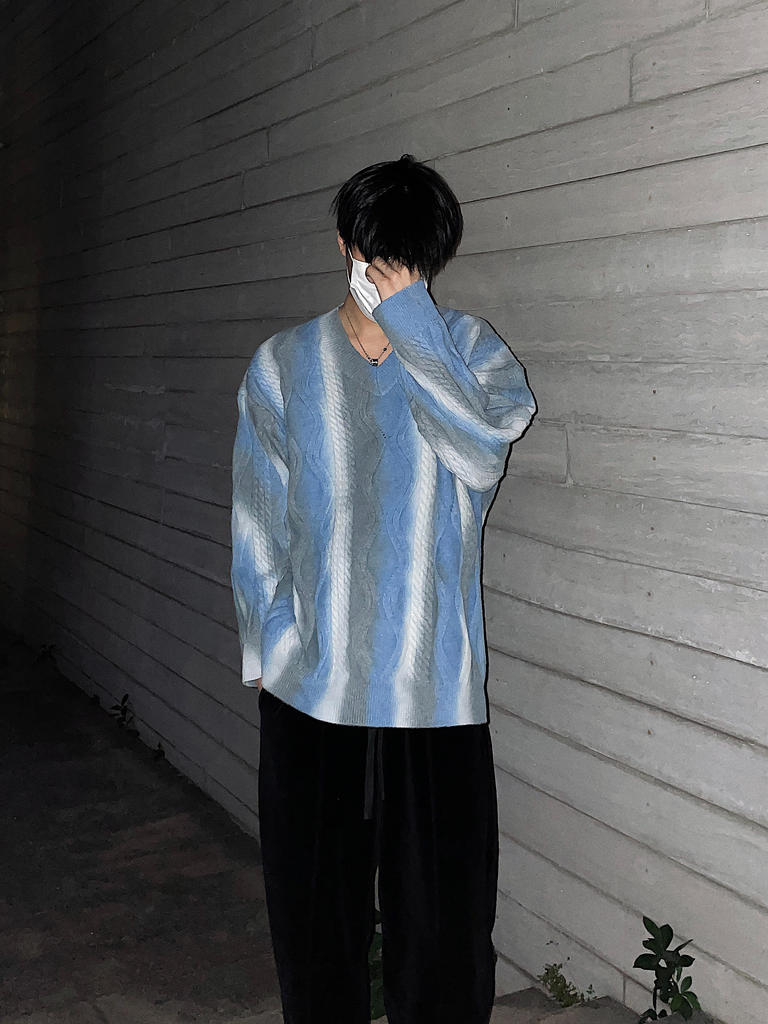 Otusi [01H studios] Gradation Sweater NA573